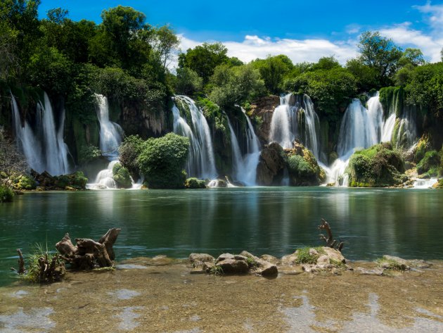 Kravica watervallen in Bosnie