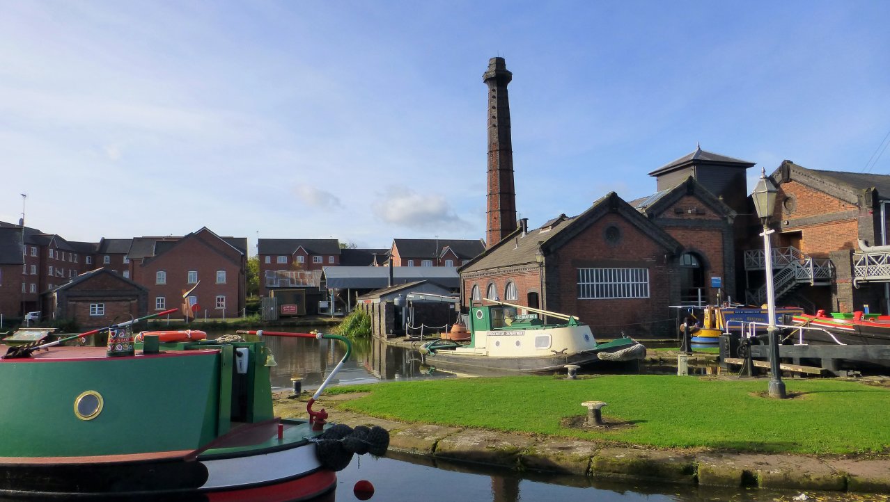 Narrow boat and Canal museum in Chester