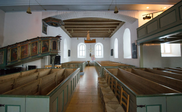 Binnenkijken in de kerk van Bodin