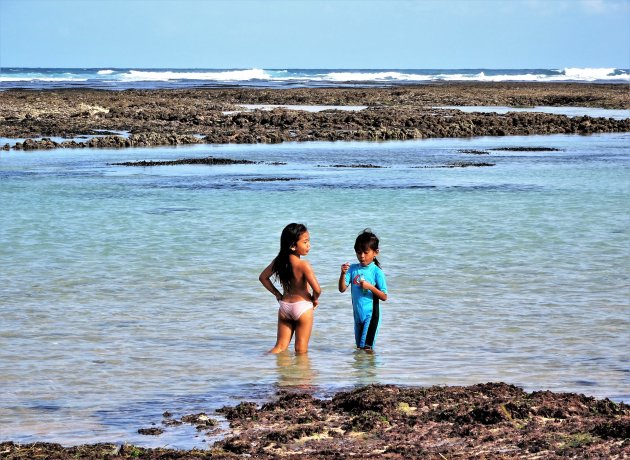 Twee meisjes op Pandawa Beach