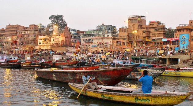 Drukte op de Ganges