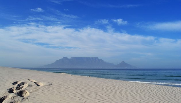 Strand en de Tafelberg!
