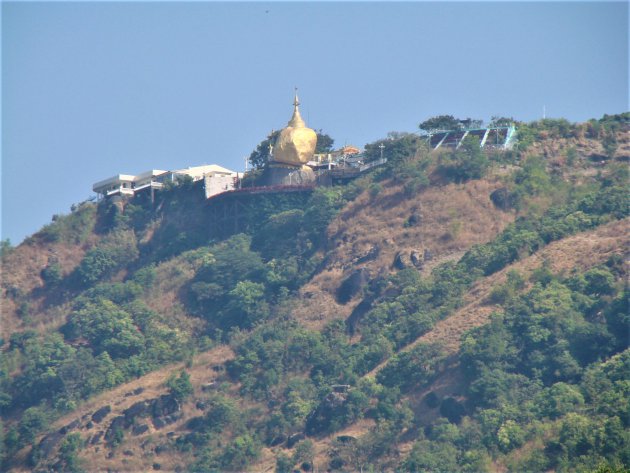 De Gouden Rots met Stupa.