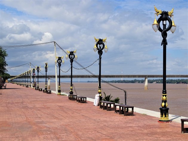 Boulevard langs de Mekong.
