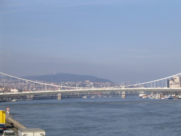brug over de Donau