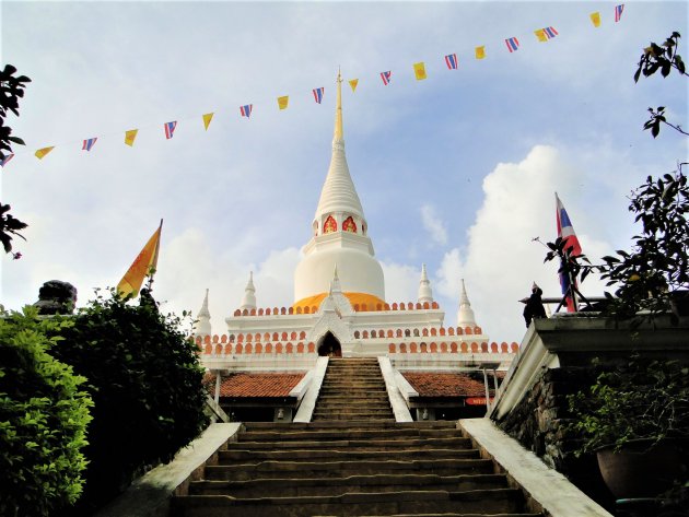 Phra Malika Chedi.