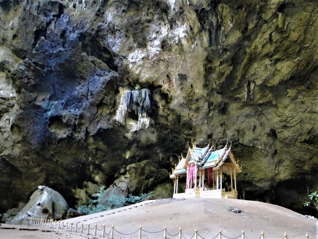 Tempeltje in de grot.