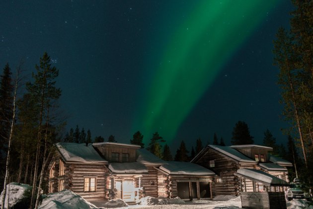 Noorderlicht boven ons vakantiehuisje in Lapland