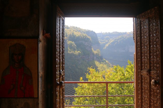 Monastery Mgvimevi, vlakbij Chiatura in Georgië
