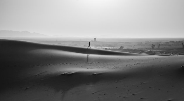 Zwart wit in de woestijn