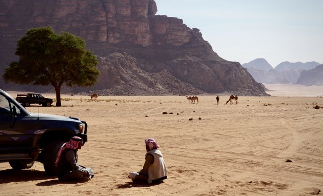 Oud transport versus nieuw transport in Wadi Rum