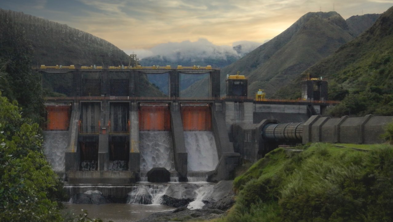 De hydro-elektrische dam / energiecentrale in Baños