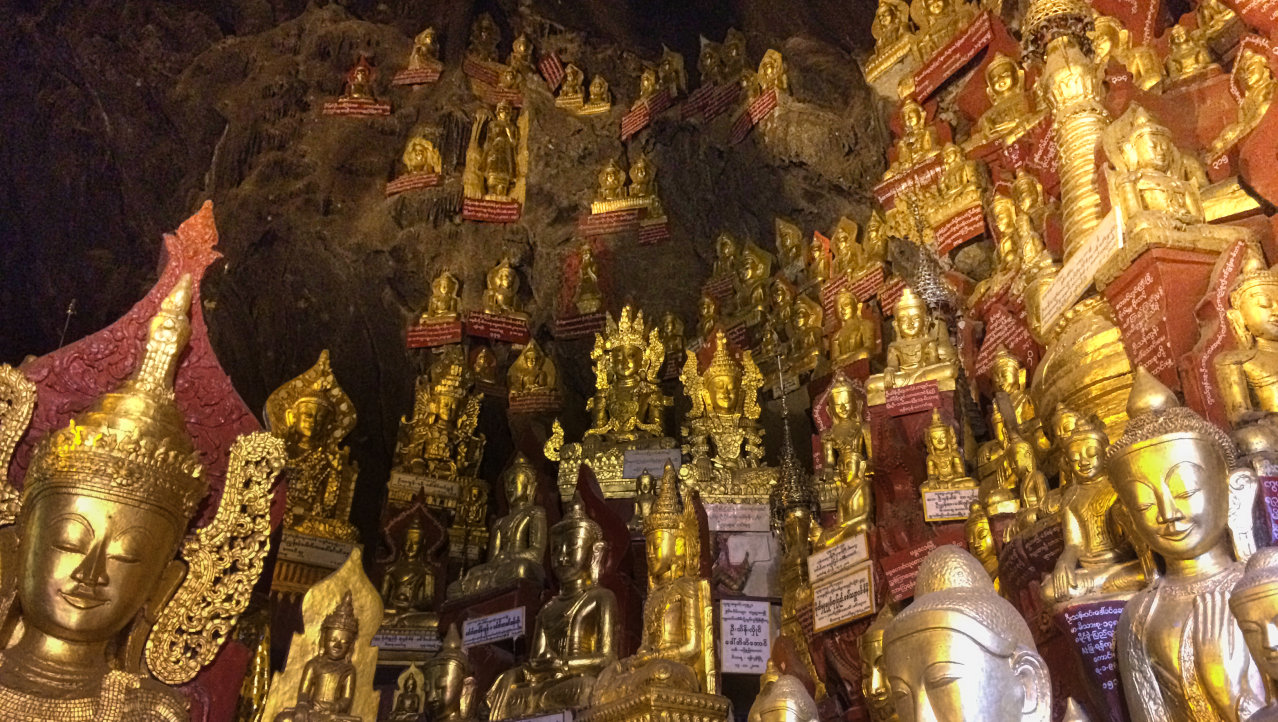 Boeddha's in de Shwe Oo Min grot.