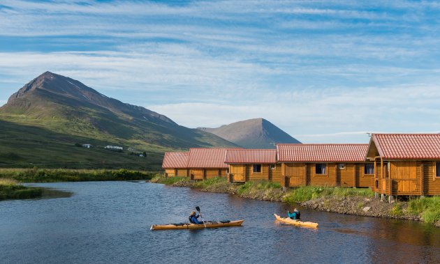 Kayakken in het fjord van Ólafsfjörður