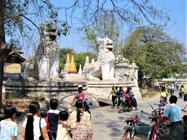 Straatbeeld in Mandalay.