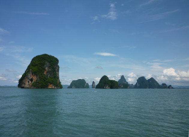 Honderden leisteen eilanden Phang Nga bay