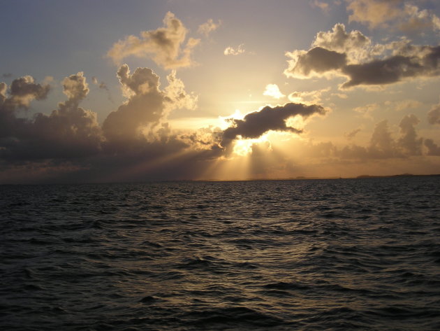 Zonsondergang op de oceaan in de buurt van Varadero.