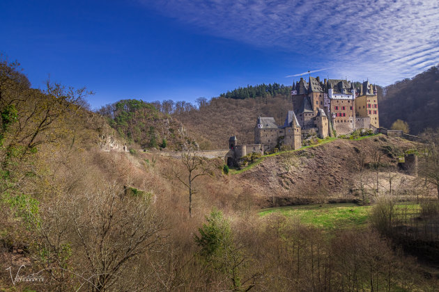 Burg Eltz in zijn omgeving