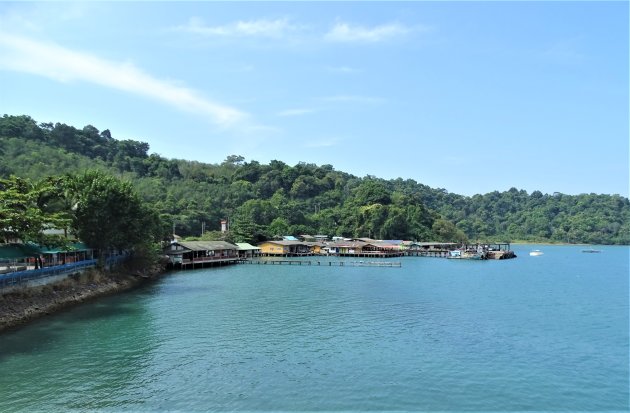 Vissersdorp op Koh Chang.