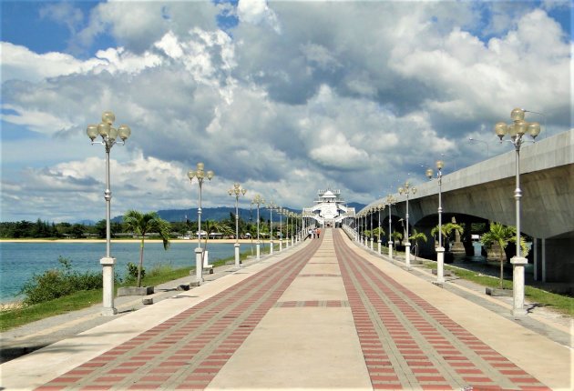 Verbindingsbrug naar Phuket.