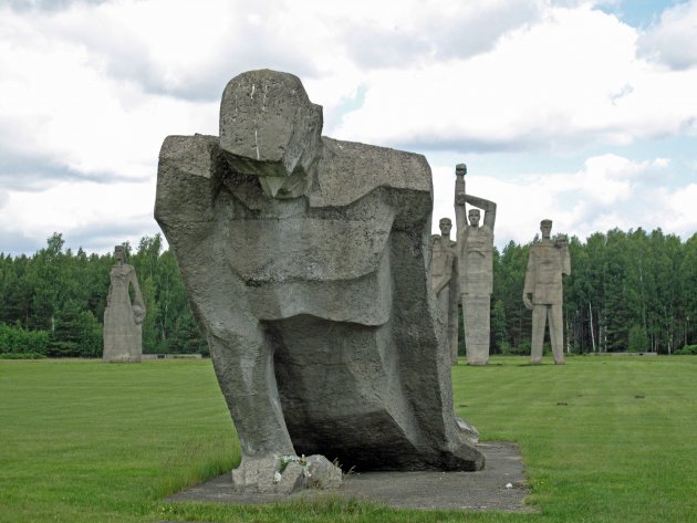 Herdenkingsbeelden in Salaspils