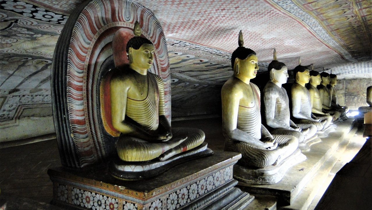 Boeddha's in de grot van Dambulla.