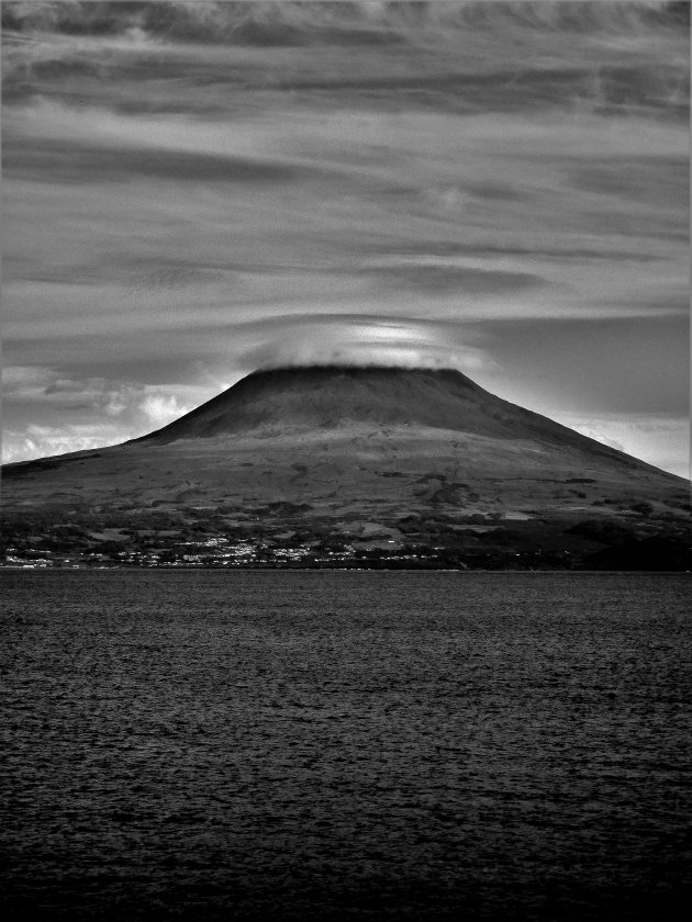 Pico vulkaan met hoedje