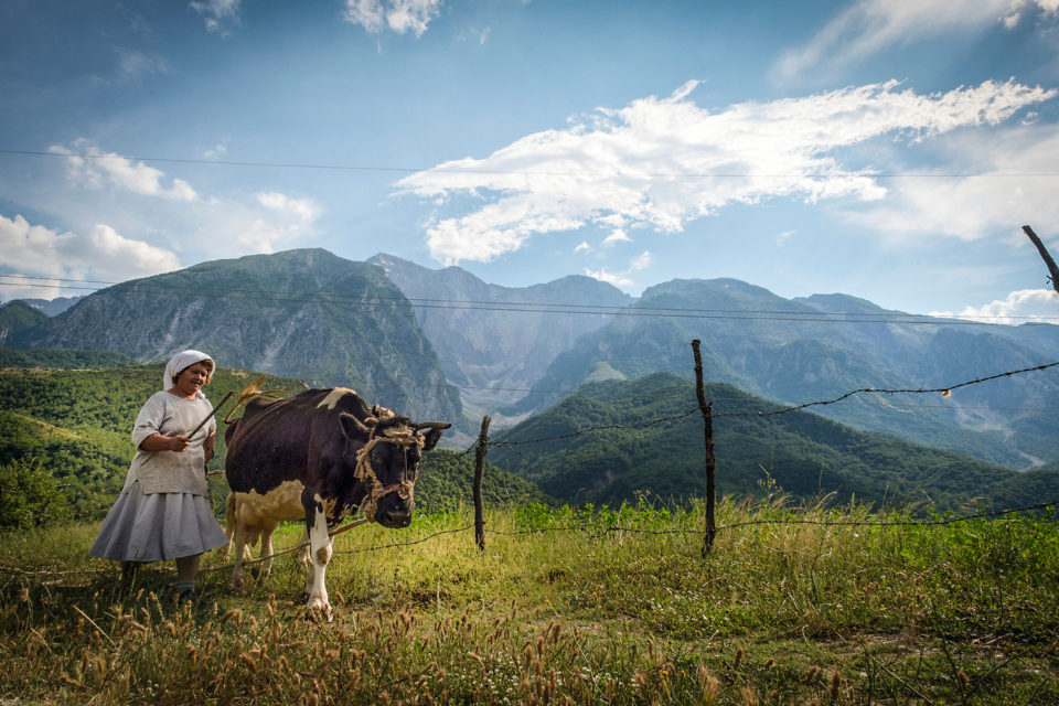 De boer op gaan in de bergen. Foto: Michael Dehaspe.
