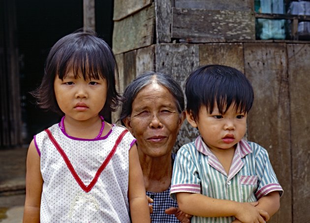 Moeder met kinderen Vietnam
