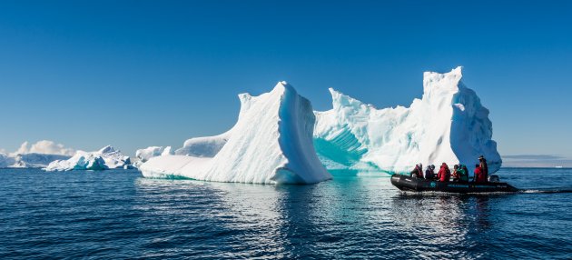 Cruisen door de ijsbergen