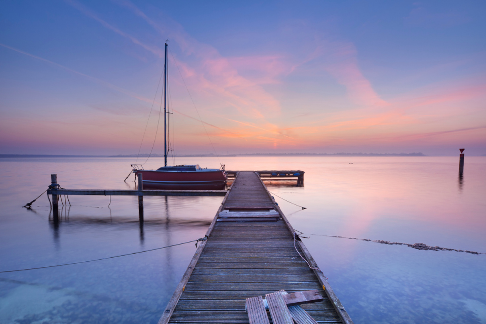 Met een bootje of kano kun je op het Veerse Meer gaan eilandhoppen. Foto: iStock