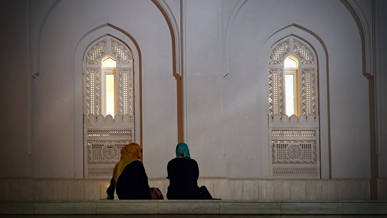 Rust bij de Sultan Qaboos moskee