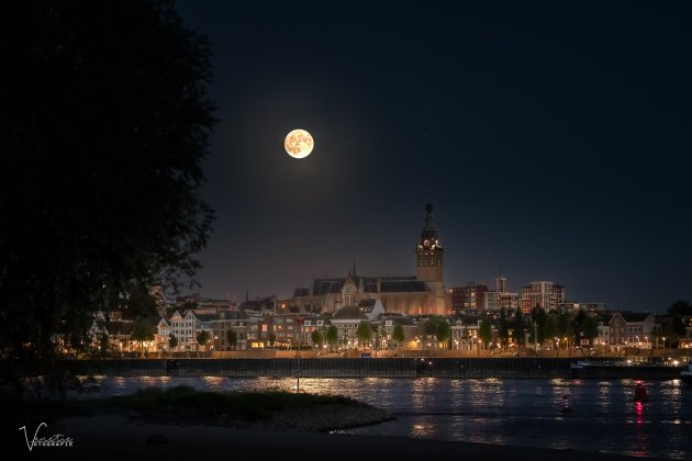 Super maan in Nijmegen