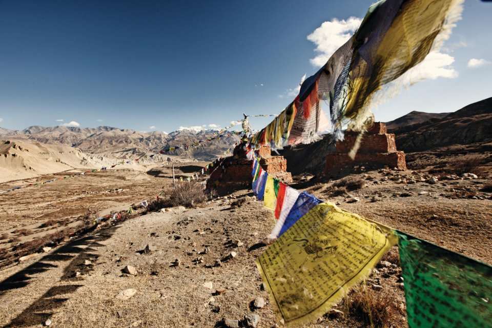 Gebedsvlaggetjes klooster Lo Ghyekar, Mustang Nepal. Foto: Malou van Breevoort