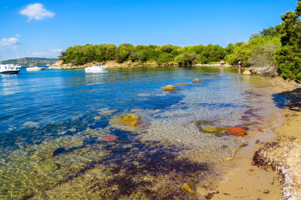 Mooiste stranden voor de herfstvakantie in Europa: San Ciprianu, Corsica