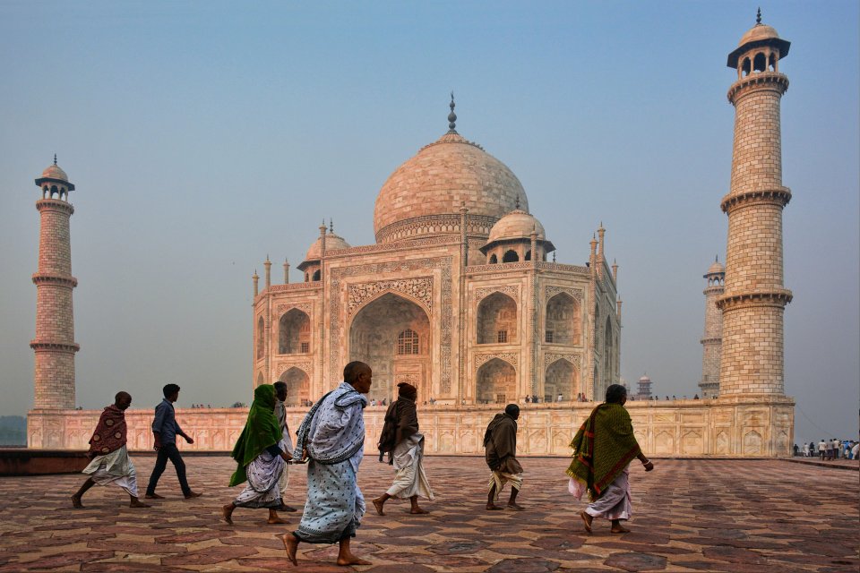 De Taj Mahal zonder toeristen, India - door Marc van Kessel