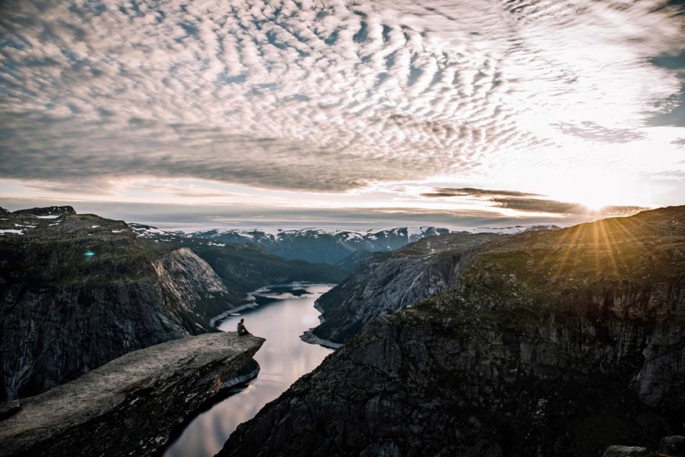 De Trolltunga is een van de indrukwekkendste klifpartijen in Noorwegen. Foto: Jelle Canipel