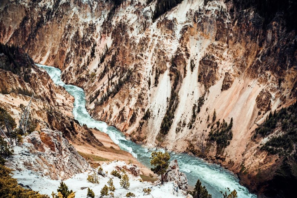 De ‘Grand Canyon of the Yellowstone’ in de staat Montana ontstond waarschijnlijk door erosie na de uitbraak van de Yellowstonesupervulkaan, zo’n 600.000 jaar terug. Foto: Stijn Hoekstra