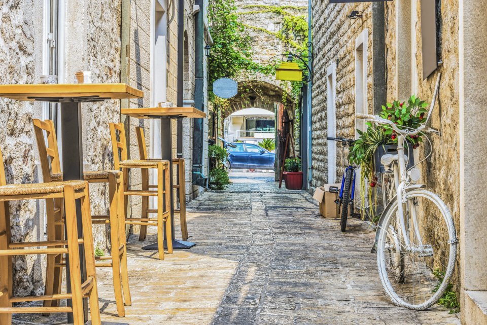 De populairste bestemmingen voor 2023 volgens Booking.com: Budva, Montenegro