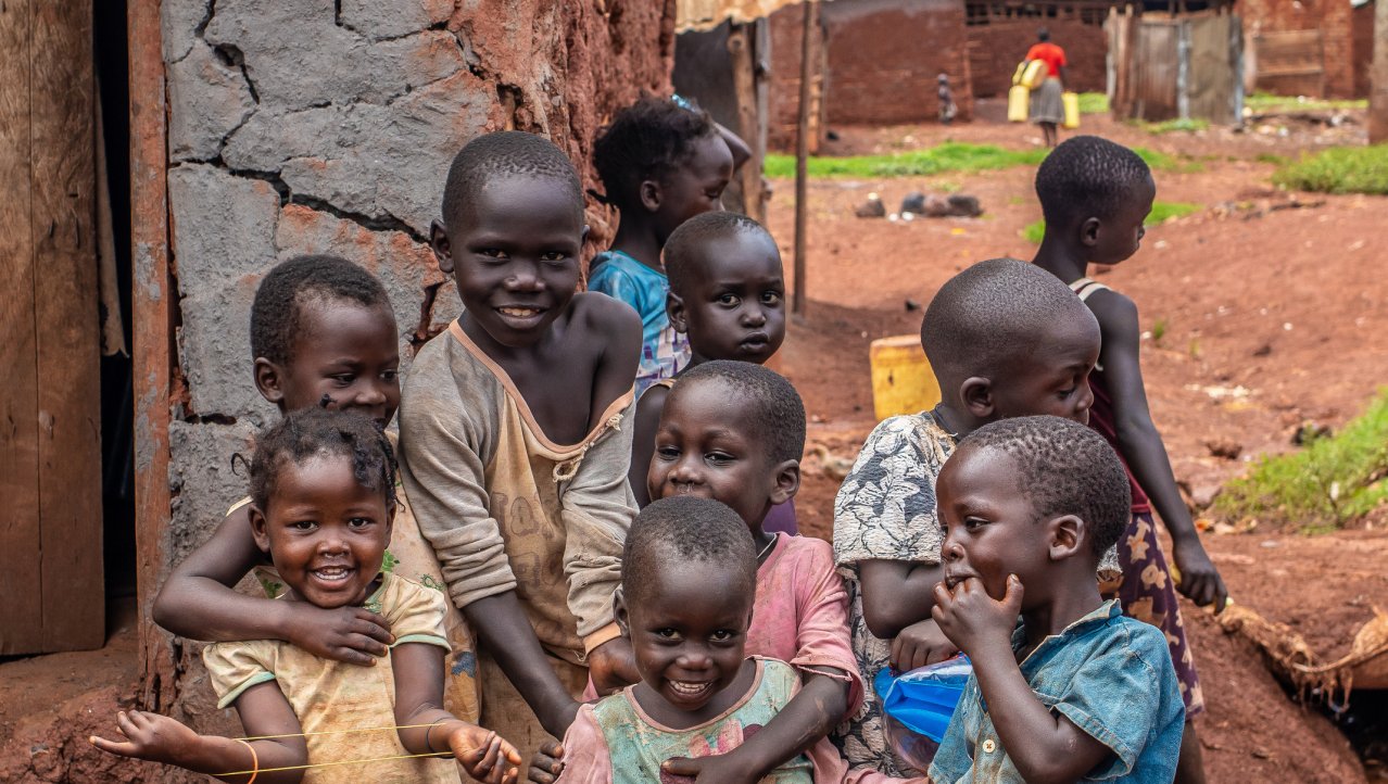 Kinderen van achterbuurt in Kampala