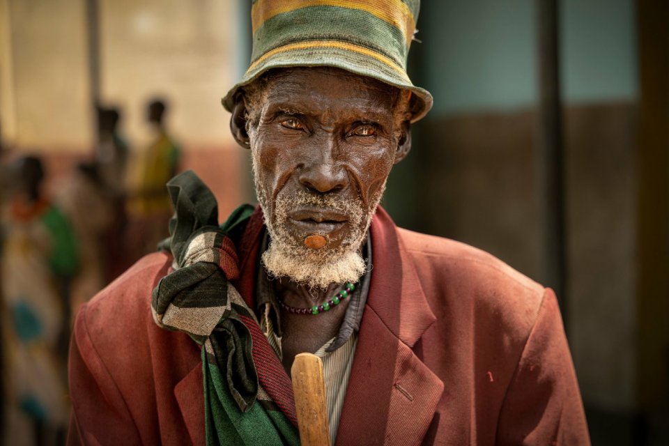 Etiquette-regels in Afrika: respecteer de ouderen. Foto: Albert van de Meerakker