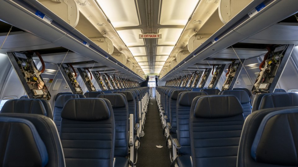 Zo werken zuurstofmaskers in het vliegtuig. Foto: Getty Images