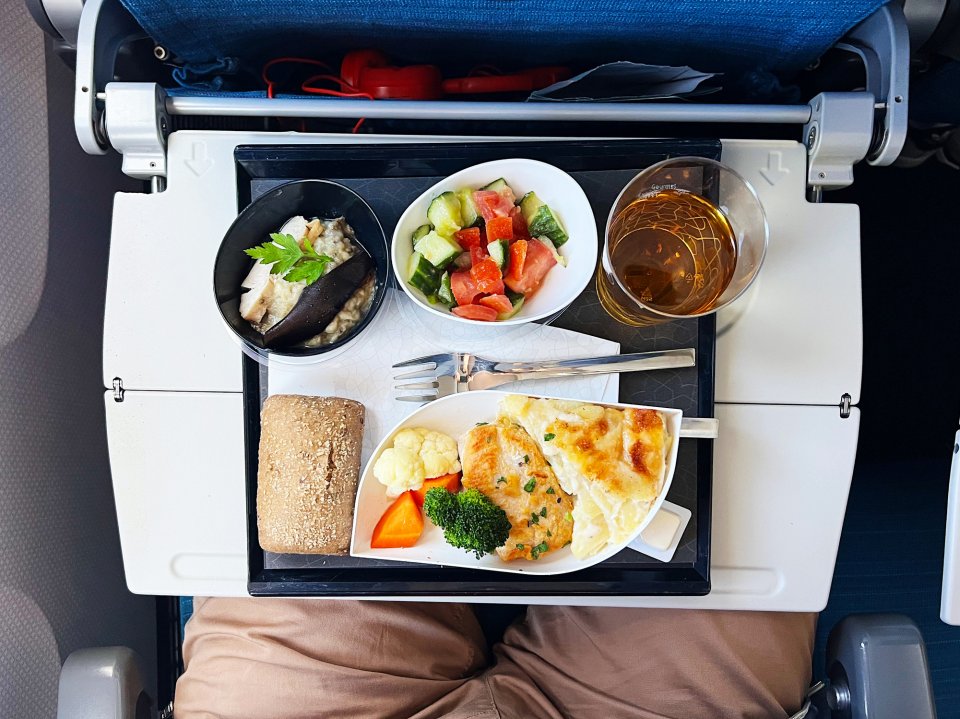 De smerigste plek in het vliegtuig is de opklaptafel. Foto: Getty Images