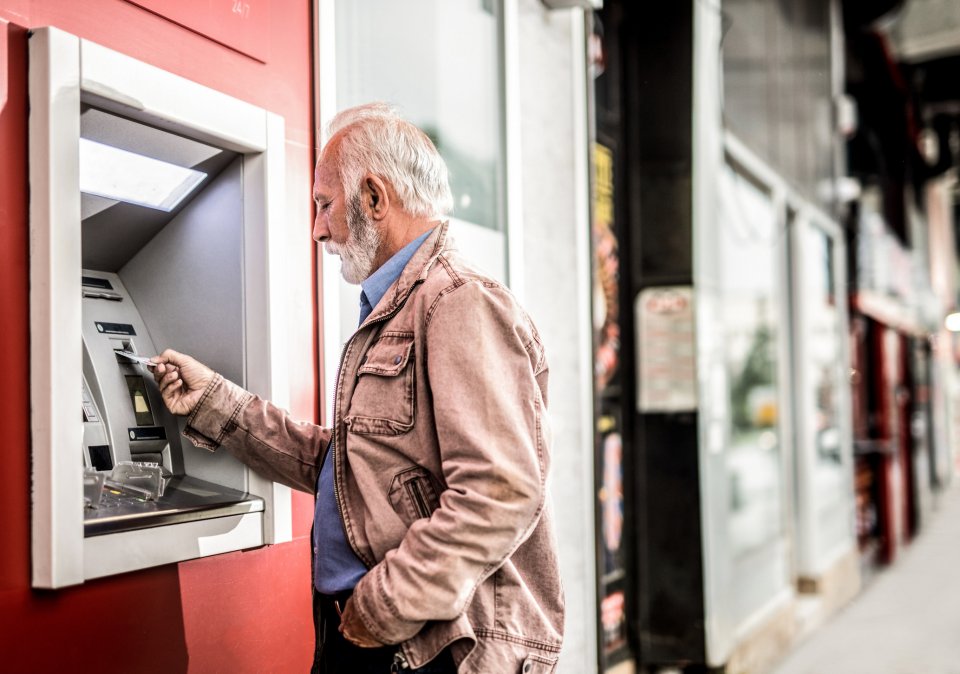 Wat te doen tegen zakkenrollers: wees voorzichtig bij geldautomaten. Foto: Getty Images