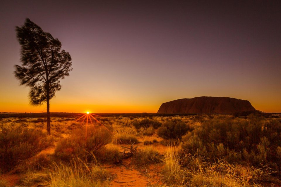 Plekken die je niet mag bezoeken: Uluru in Australie. Foto: Jessi van Dijck