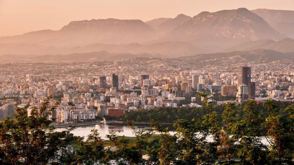 Tirana, Albanië. Foto: Pexels