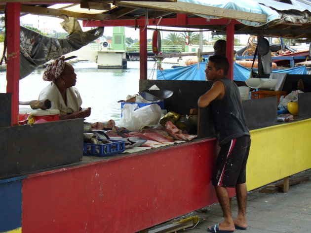 Floatingmarkt van Punda
