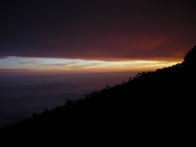 Zonsondergang vanaf Mt Kinabalu