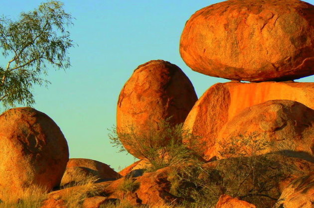 the devil's marbles