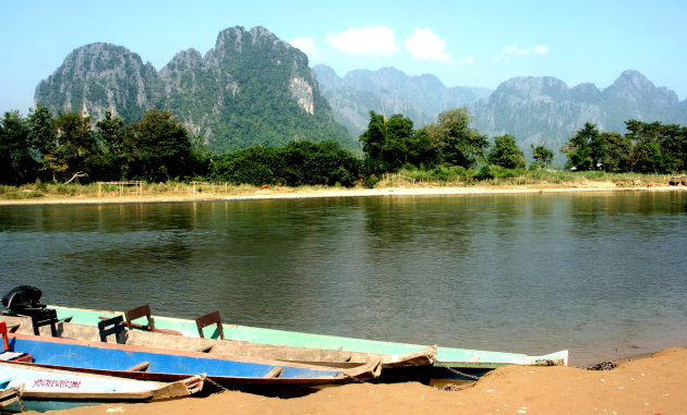 Uitzicht op de rivier Song bij Vang Vieng